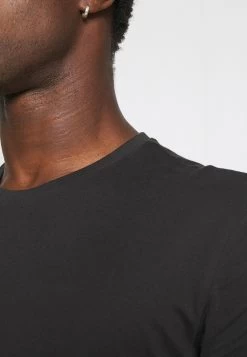 Prix Gelé Pier One 3 PACK – T-shirt Basique T-shirts Col Rond Homme 25 Prix Gelé Pier One 3 PACK – T-shirt Basique T-shirts Col Rond Homme -Pier One Boutique 04cd6e61680f434c97b57d78f55241fd