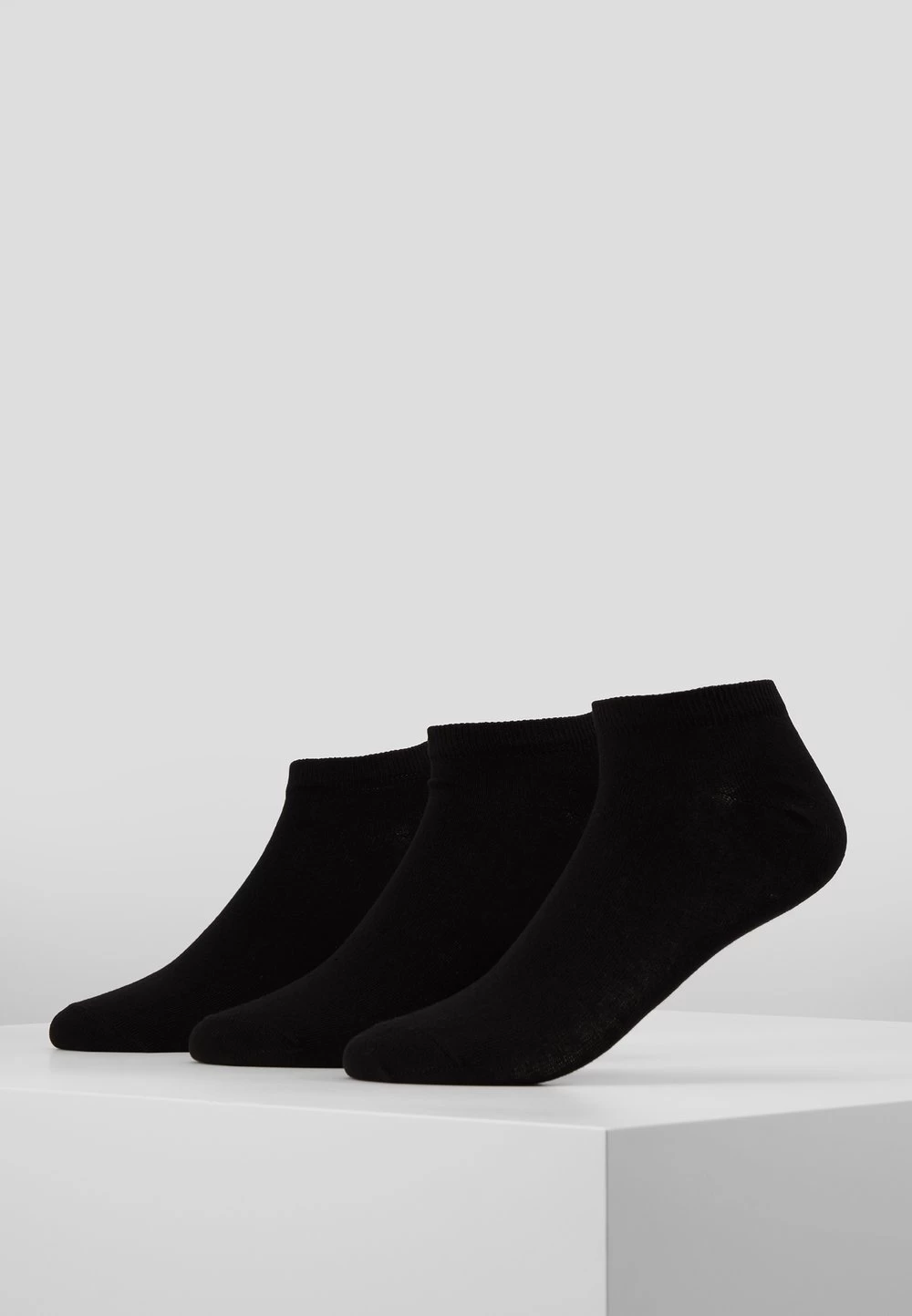 Pier One 3 PACK – Chaussettes Prix De Rêve Sous-vêtements & Chaussettes Couleur Unie Homme 1 Pier One 3 PACK – Chaussettes Prix De Rêve Sous-vêtements & Chaussettes Couleur Unie Homme