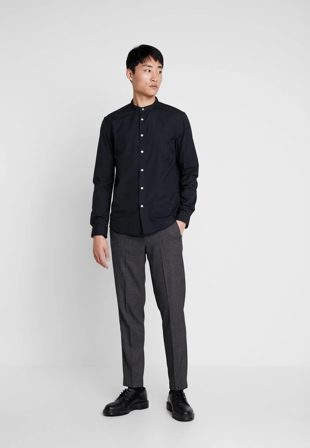 Pier One Produit De Première Qualité 2 PACK – Chemise Chemises Col Mao Homme 1 Pier One Produit De Première Qualité 2 PACK – Chemise Chemises Col Mao Homme