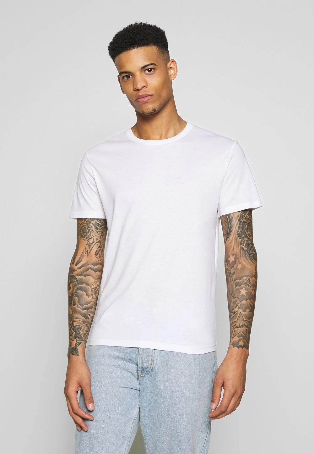 Pier One 3 PACK – T-shirt Basique – Black/ White Prix Gelé T-shirts Col Rond Homme 3 Pier One 3 PACK – T-shirt Basique – Black/ White Prix Gelé T-shirts Col Rond Homme – Image 3