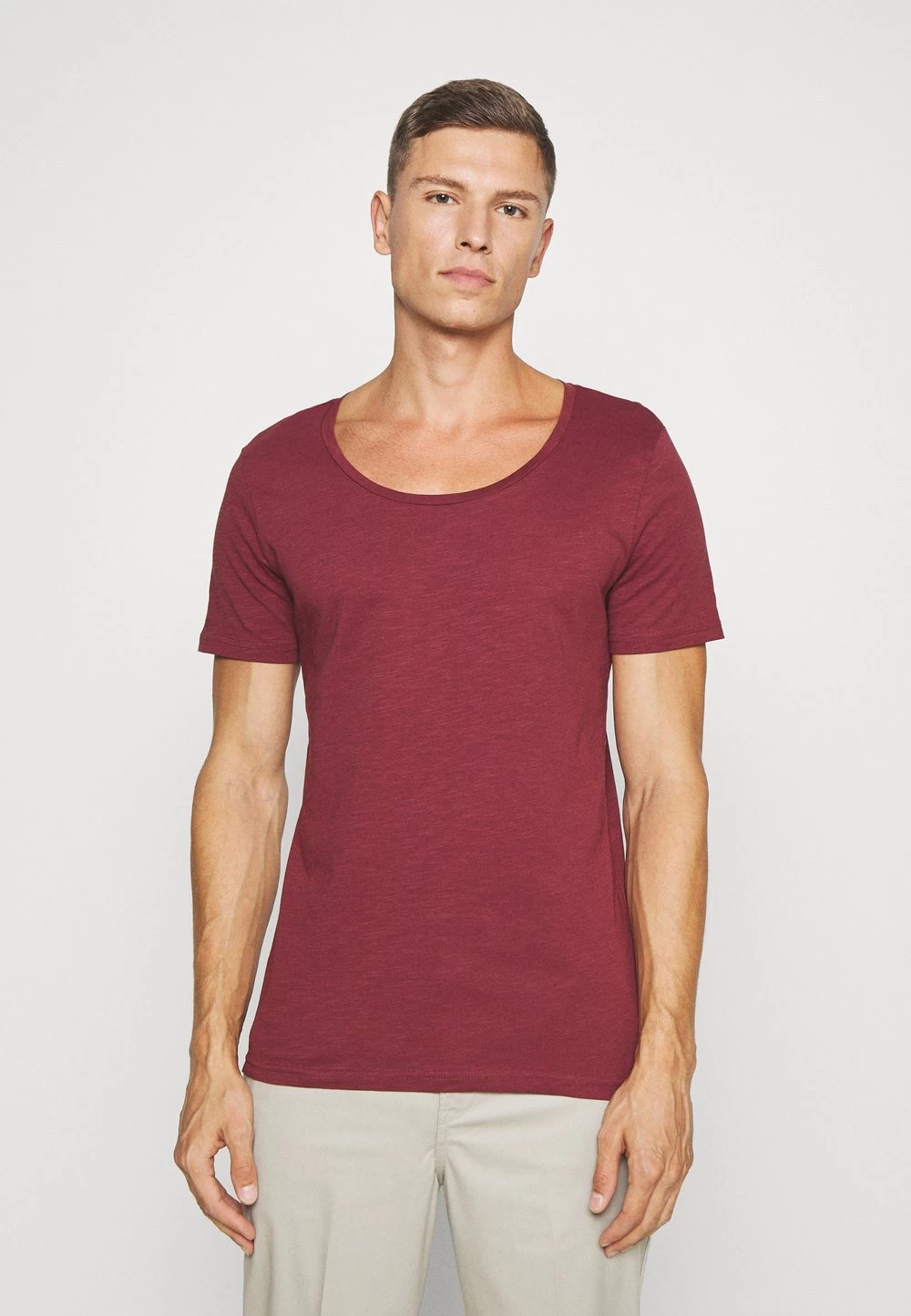 Pier One Prix Cassé T-shirt Basique T-shirts & Polos Encolure Large Ronde Homme 7 Pier One Prix Cassé T-shirt Basique T-shirts & Polos Encolure Large Ronde Homme – Image 7