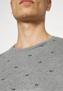 Pier One T-shirt Imprimé Prix Allégé T-shirts Col Rond Homme -Pier One Boutique 357d2b4763f147f49bd89379c32e8d23