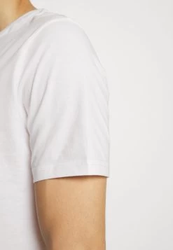 Pier One 50% Off De Vente 5 PACK – T-shirt Basique T-shirts Col Rond Homme -Pier One Boutique 390810412fb54338b978b52a7a22fee8