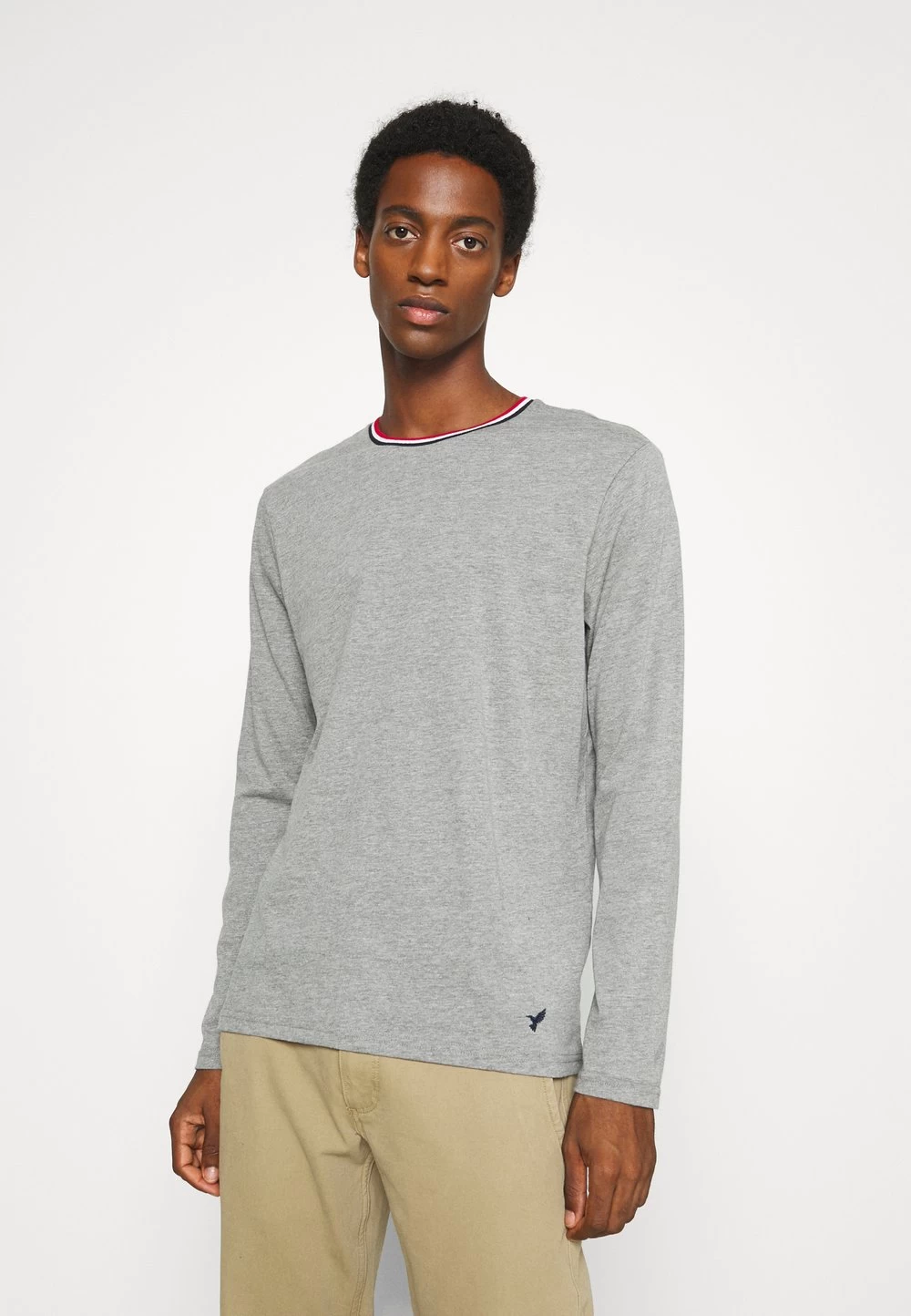 Pier One T-shirt à Manches Longues Soldes T-shirts Col Rond Homme 1 Pier One T-shirt à Manches Longues Soldes T-shirts Col Rond Homme