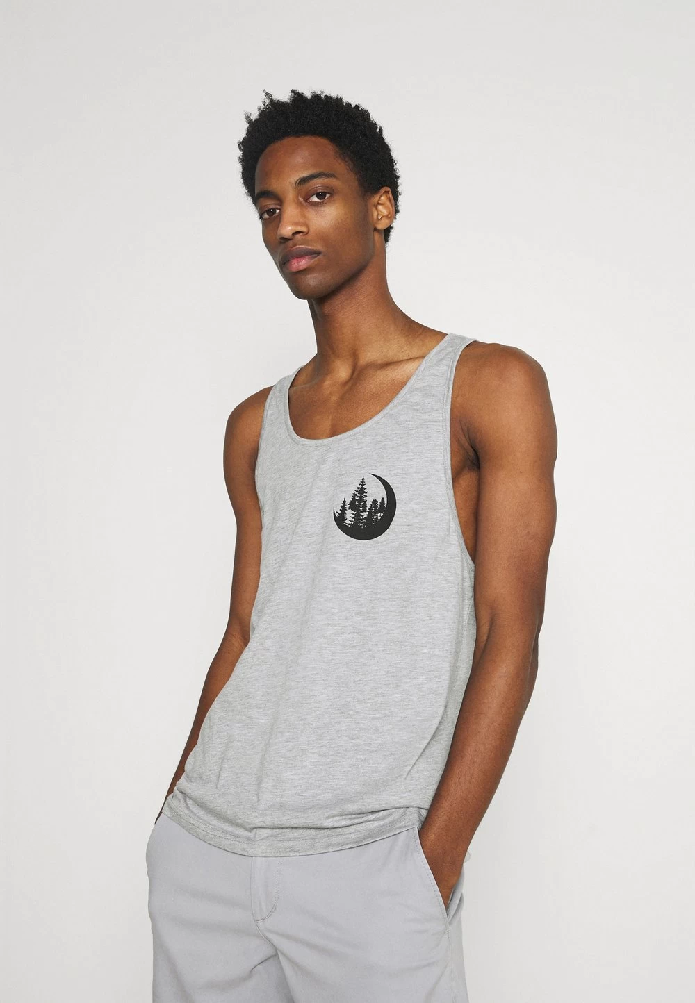 Pier One Débardeur Prix Dégriffé T-shirts Encolure Large Ronde Homme 1 Pier One Débardeur Prix Dégriffé T-shirts Encolure Large Ronde Homme