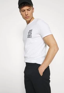 Pier One T-shirt Imprimé Prix Équitable T-shirts Col Rond Homme -Pier One Boutique 4fc8f1fe59004ec3a4edab1e3a4ab20b