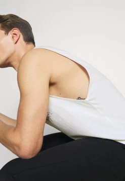 Pier One Soldes En Ligne Débardeur T-shirts Col Rond Homme 12 Pier One Soldes En Ligne Débardeur T-shirts Col Rond Homme -Pier One Boutique 5c164bd21bdc4c95a7c3a8d81bc4d0eb