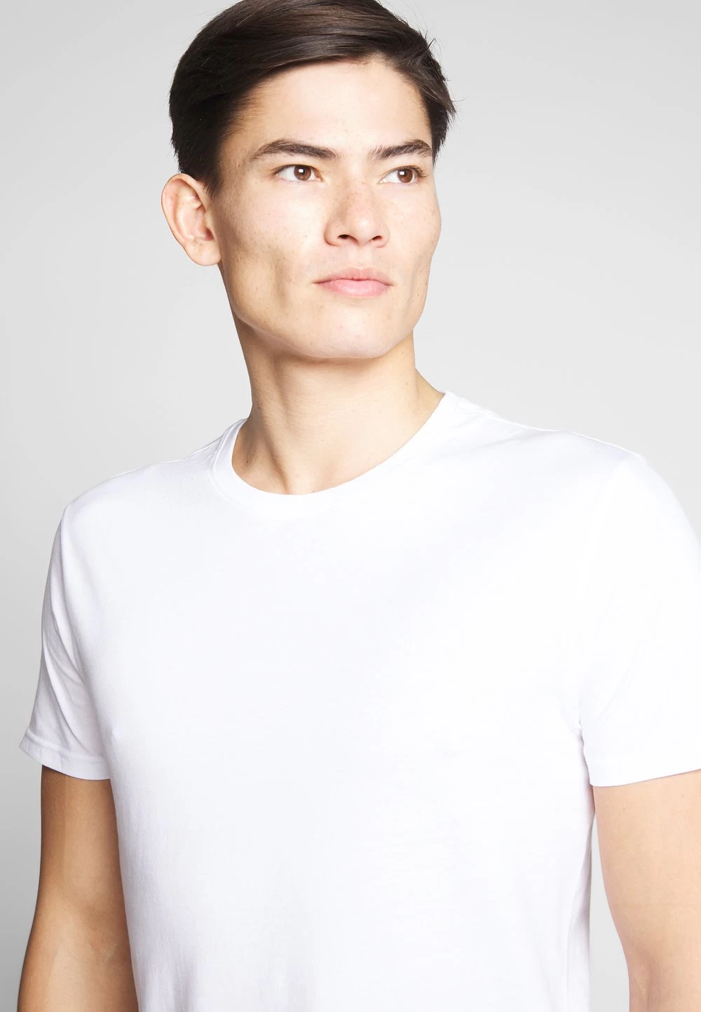 Pier One 2 PACK – T-shirt Basique Prix Distinctifs T-shirts Col Rond Homme 5 Pier One 2 PACK – T-shirt Basique Prix Distinctifs T-shirts Col Rond Homme – Image 5