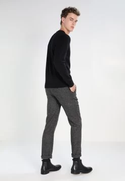 Pier One Plus Bas Prix De Vente Pullover Pulls Et Gilets Col En V Homme -Pier One Boutique 675afff738254777bfb69195257fb8da