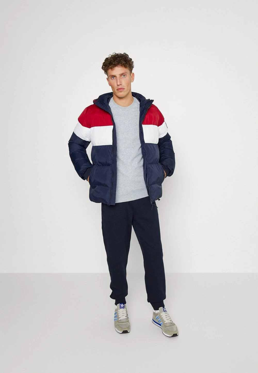 Pier One 3 PACK – Sweatshirt Qualité Supérieure Pulls Et Gilets Col Rond Homme 1 Pier One 3 PACK – Sweatshirt Qualité Supérieure Pulls Et Gilets Col Rond Homme