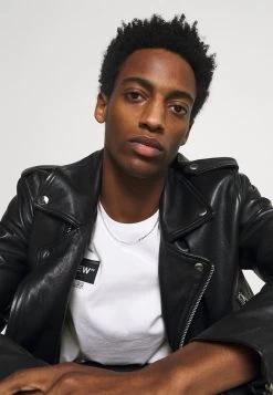 Prix Discount Pier One T-shirt Imprimé T-shirts Col Rond Homme 15 Prix Discount Pier One T-shirt Imprimé T-shirts Col Rond Homme -Pier One Boutique 7536ade908c14a24a42e7cff906a28d2