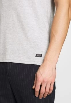 Pier One T-shirt Basique Soldes T-shirts Col En V Homme -Pier One Boutique 830be4d281aa4b0dac1488331ee88bd4