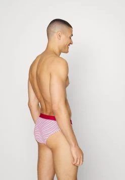 Pier One En Remise 3 PACK – Slip Sous-vêtements & Chaussettes Normale Homme 9 Pier One En Remise 3 PACK – Slip Sous-vêtements & Chaussettes Normale Homme -Pier One Boutique 8aa71fdb086e410c8937481c8f9bb175