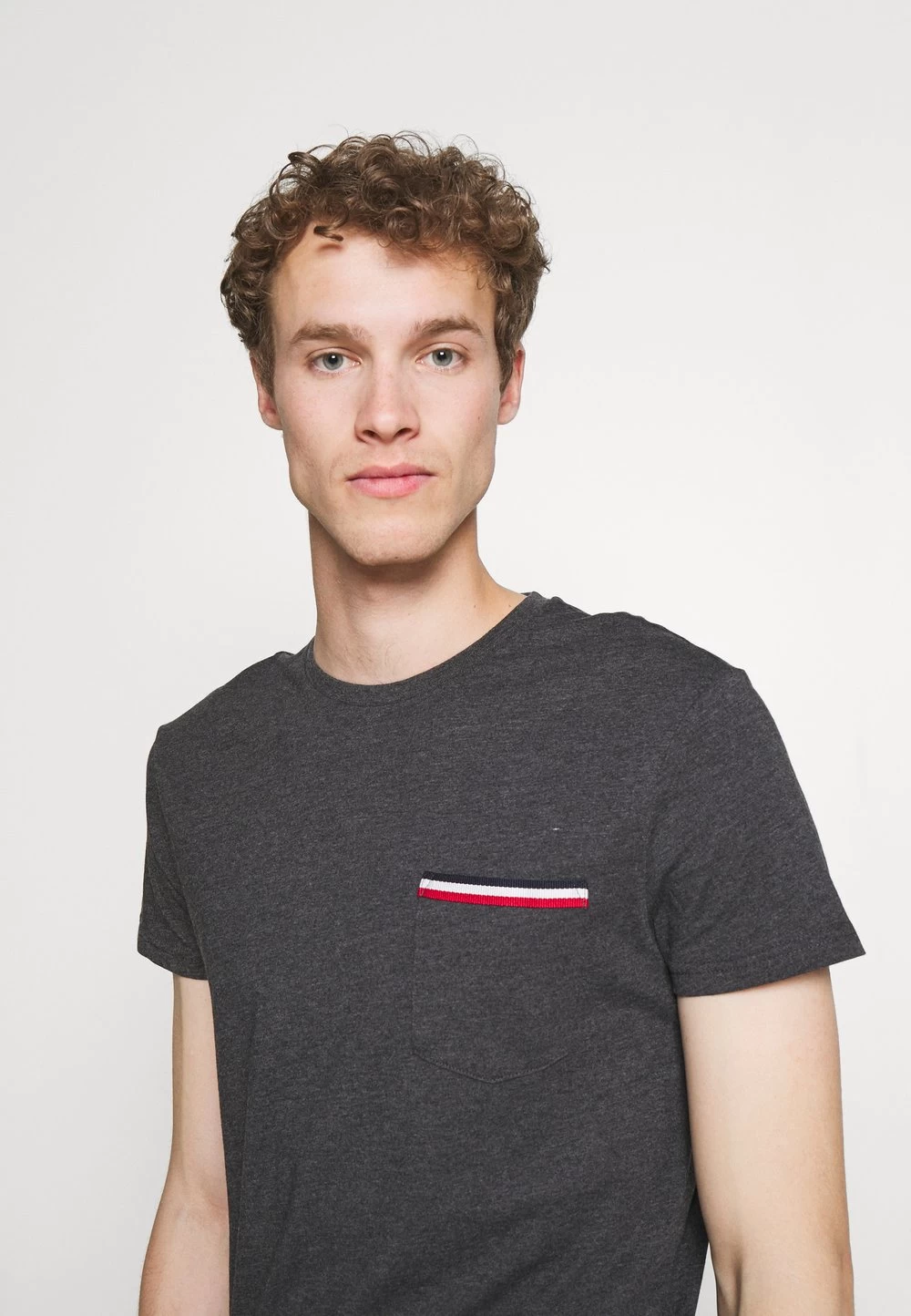 Pier One T-shirt Basique Soldes En Ligne T-shirts Col Rond Homme 4 Pier One T-shirt Basique Soldes En Ligne T-shirts Col Rond Homme – Image 4