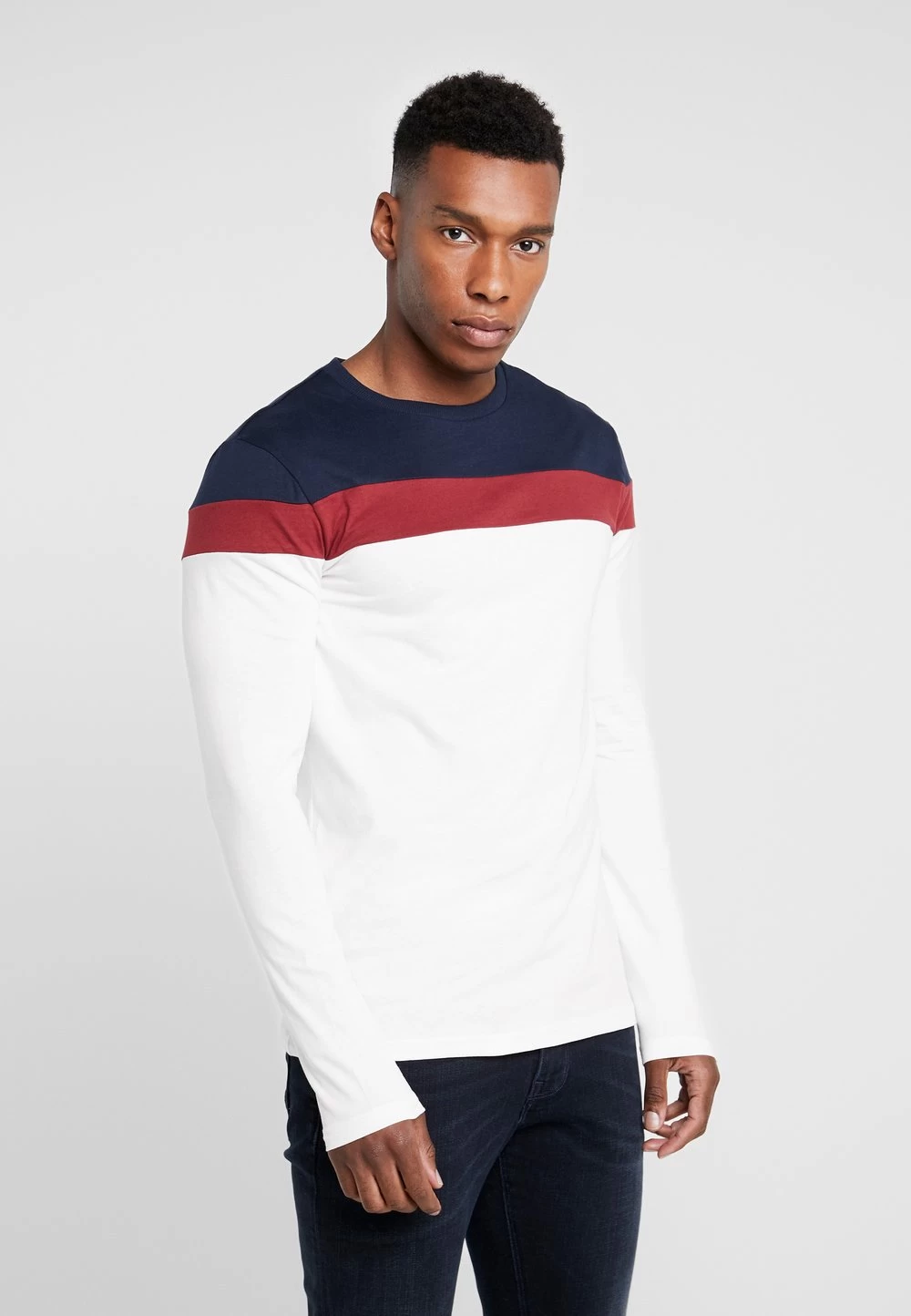 Promos Pier One T-shirt à Manches Longues T-shirts & Polos Col Rond Homme 1 Promos Pier One T-shirt à Manches Longues T-shirts & Polos Col Rond Homme