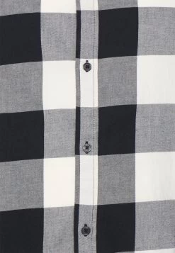Pier One Chemise Première Qualité Chemises Col à Boutons Homme -Pier One Boutique 94c7fb4ac6244bb68d07f25b695f2215