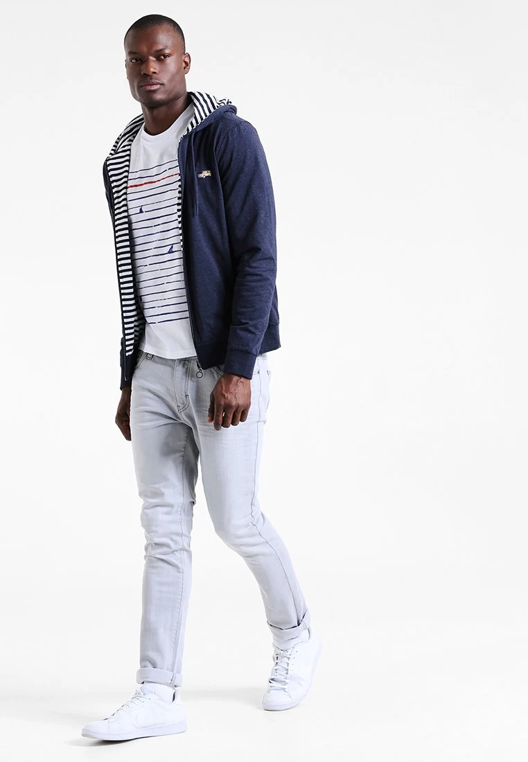 Prix Gelé Pier One T-shirt Imprimé T-shirts & Polos Col Rond Homme 2 Prix Gelé Pier One T-shirt Imprimé T-shirts & Polos Col Rond Homme – Image 2