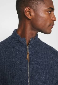 Prix Affortable Pier One Gilet Pulls Et Gilets Col Montant Homme 10 Prix Affortable Pier One Gilet Pulls Et Gilets Col Montant Homme -Pier One Boutique a38997ba40a1434f804f5e411b353d5d