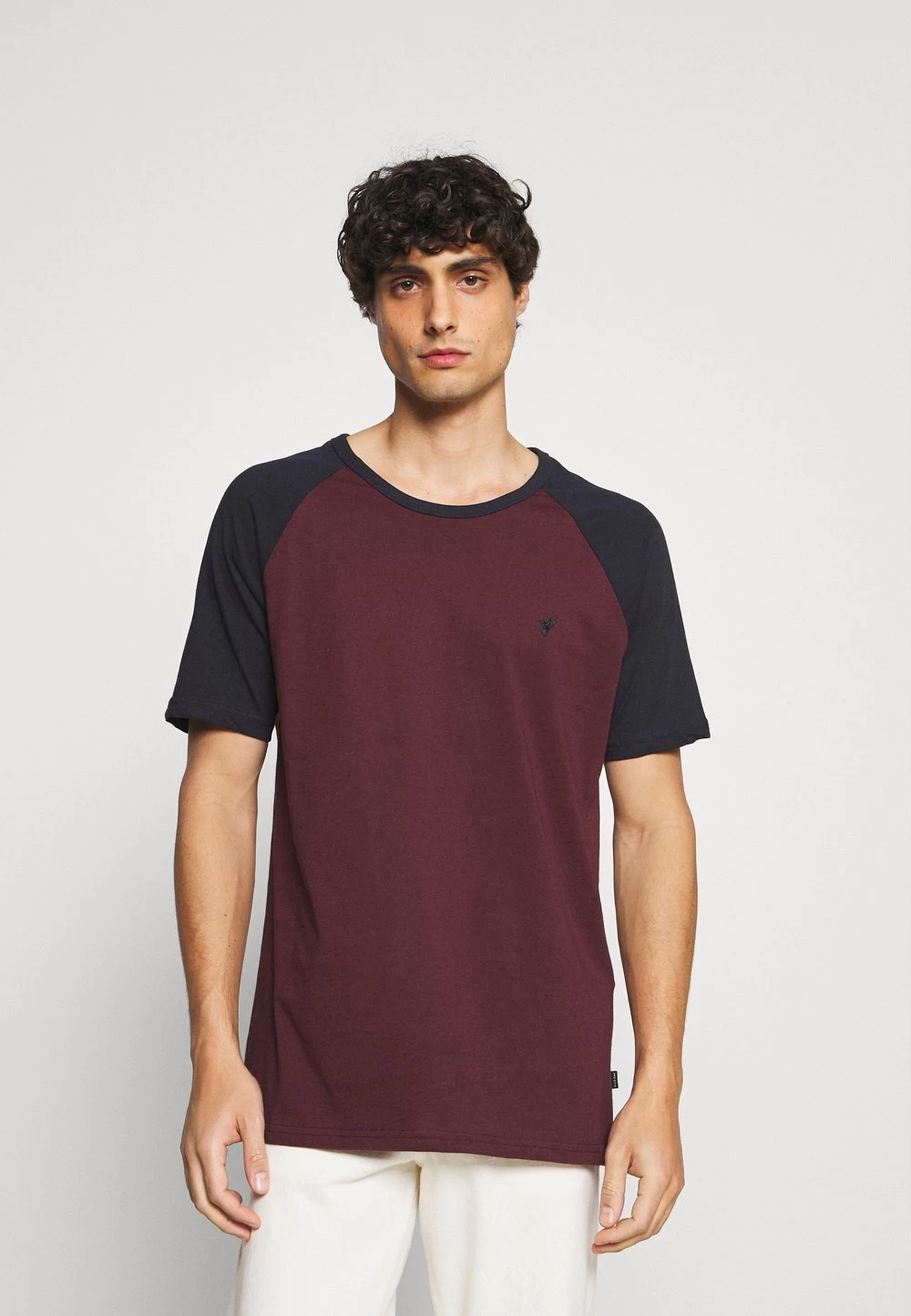 Prix Dégriffé Pier One 2 PACK – T-shirt Basique T-shirts Col Rond Homme 2 Prix Dégriffé Pier One 2 PACK – T-shirt Basique T-shirts Col Rond Homme – Image 2