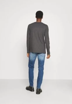 Prix Ourlé Pier One 2 PACK – T-shirt à Manches Longues T-shirts & Polos Col Rond Homme -Pier One Boutique a601e52fa7974b079f93b858d4b782ec