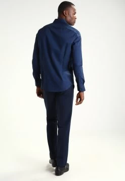 Pier One Chemise Classique Bonne Qualité Costumes Col Kent Homme -Pier One Boutique a8d79f2b2fb74bef81b546a2b265bf0d