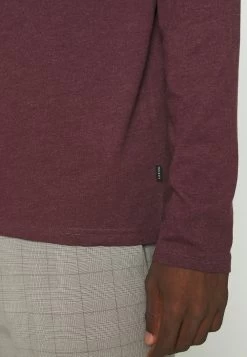 Prix Réduit Pier One 3 PACK – T-shirt à Manches Longues T-shirts Col Rond Homme 17 Prix Réduit Pier One 3 PACK – T-shirt à Manches Longues T-shirts Col Rond Homme -Pier One Boutique affe527ac7c3417c9aaadb0a577b08ce