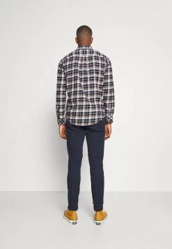 Pier One Chemise Prix Abordable Chemises Col à Boutons Homme -Pier One Boutique c2b78e4fde8840229734724424565470