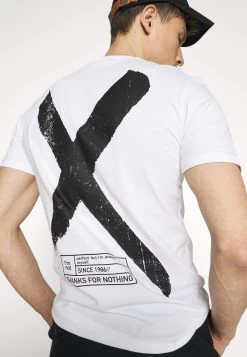 Pier One T-shirt Imprimé Prix Équitable T-shirts Col Rond Homme -Pier One Boutique ccdb1bcb5f3d4ed49d6047c872702c57