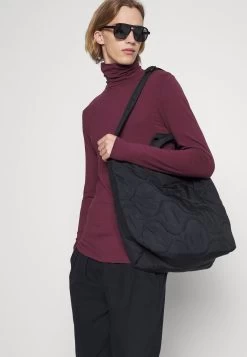 Pier One 2 PACK – T-shirt à Manches Longues Prix Préférentiel T-shirts & Polos Col Roulé Homme -Pier One Boutique d2615e04deb9419db6c41a5fcc3d6b1a