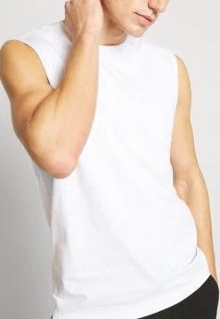 Pier One 3 PACK – T-shirt Basique Bonne Qualité T-shirts & Polos Col Rond Homme 15 Pier One 3 PACK – T-shirt Basique Bonne Qualité T-shirts & Polos Col Rond Homme -Pier One Boutique ddc181212b114a928b8f59830838a329