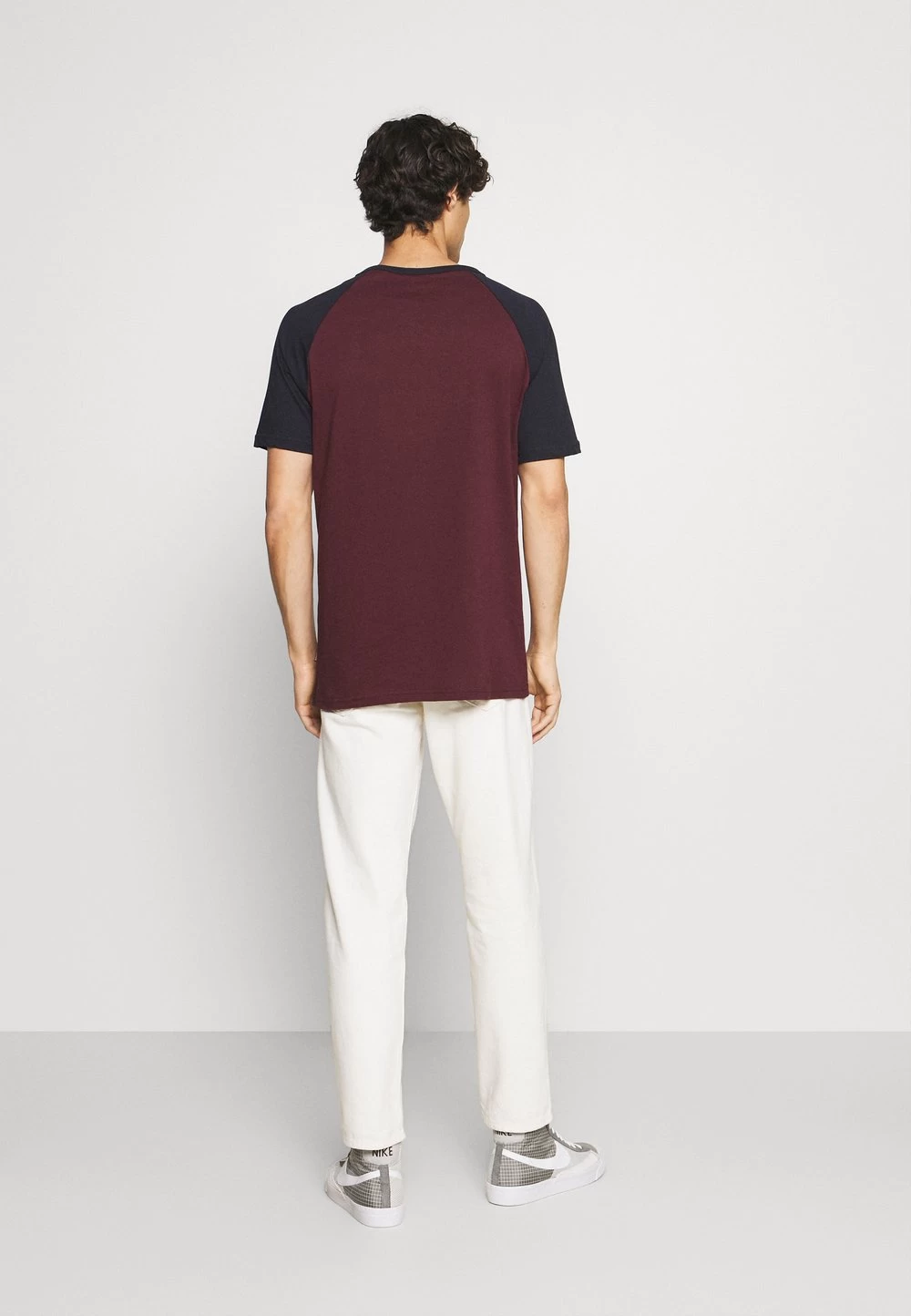 Prix Dégriffé Pier One 2 PACK – T-shirt Basique T-shirts Col Rond Homme 3 Prix Dégriffé Pier One 2 PACK – T-shirt Basique T-shirts Col Rond Homme – Image 3