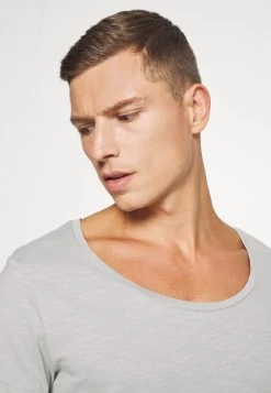 Pier One T-shirt Basique Assurance De L’Authenticité T-shirts Encolure Large Ronde Homme -Pier One Boutique e58cbefeeef0416682b9d465dd63a942