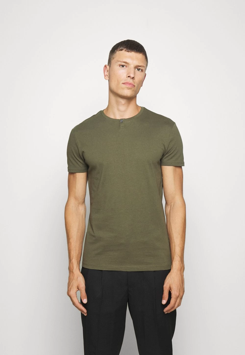 Discount En Ligne Pier One T-shirt Basique T-shirts Col Rond Homme 9 Discount En Ligne Pier One T-shirt Basique T-shirts Col Rond Homme – Image 9