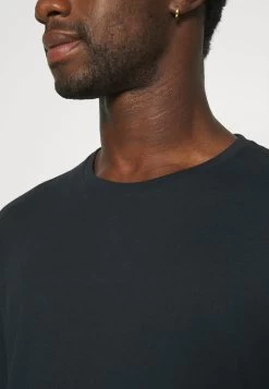 Pier One En Promotion 2 PACK – T-shirt à Manches Longues T-shirts & Polos Col Rond Homme -Pier One Boutique f69abb7916144e8aa0b01718277e8c4a