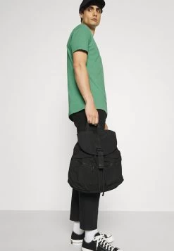 Pier One 5 PACK – T-shirt Basique Meilleur Prix Garanti T-shirts Col Rond Homme -Pier One Boutique f75b8dc200be47c2b3fdd4bfec7195a3